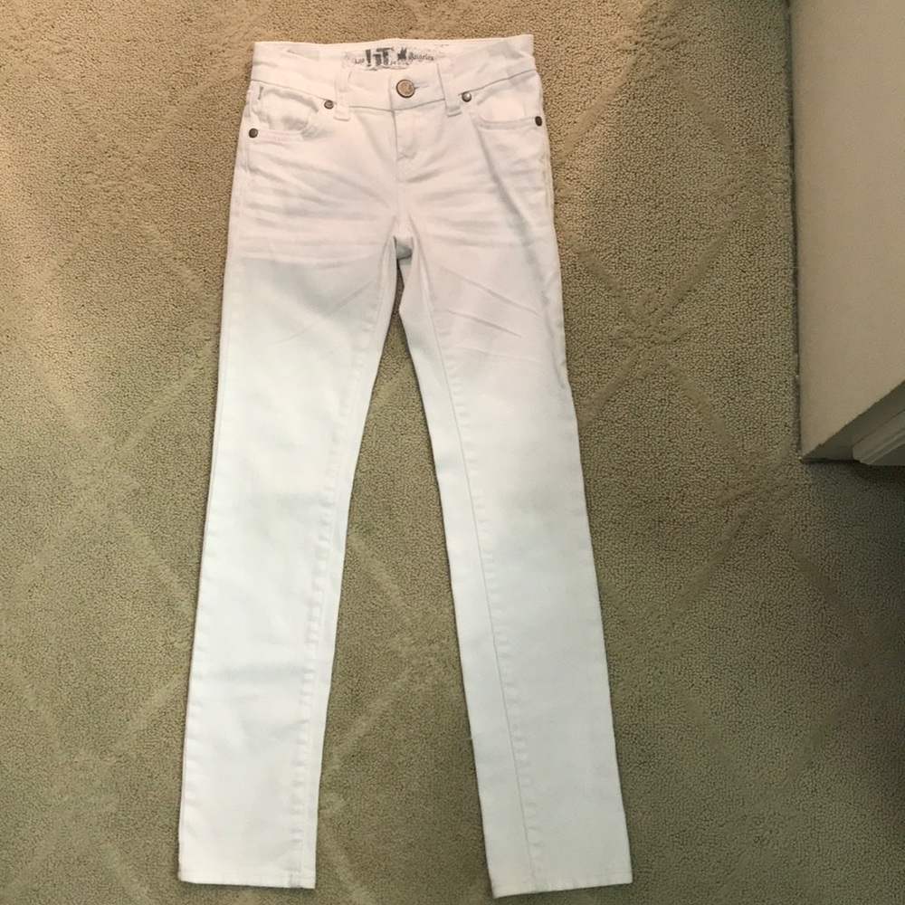 Designer !It white skinny jeans. Size 7.